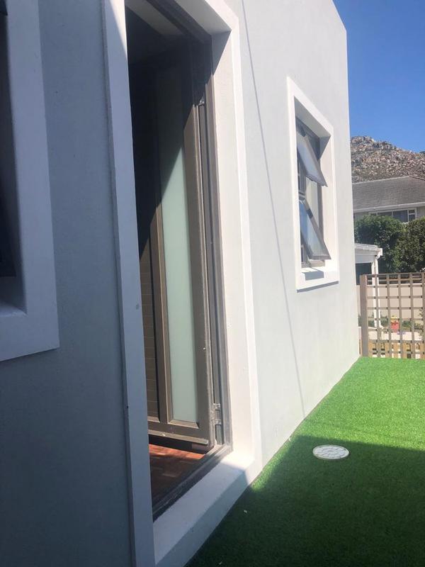 To Let 1 Bedroom Property for Rent in Fish Hoek Western Cape